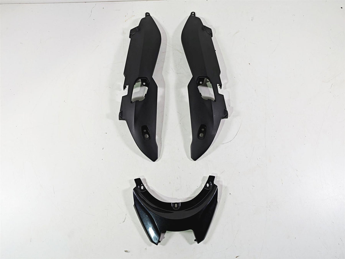 2012 BMW R1200R K27 Rear Tail Side Cover Fairing Set 46547727090 46637701554 {{ shop.shopifyCountryName }} - Mototech271