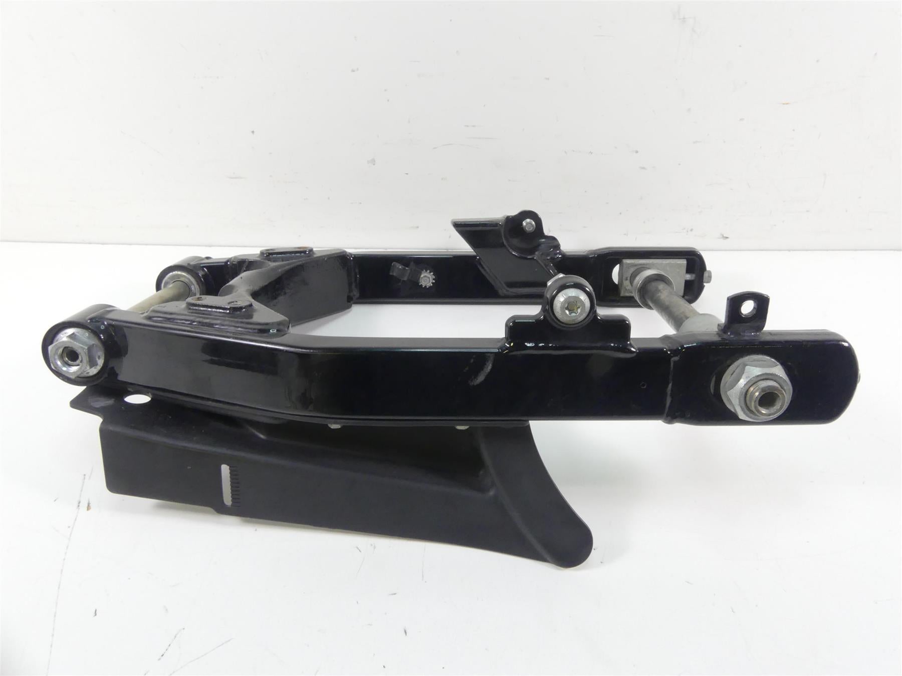 2014 Harley Dyna FXDF Fat Bob Rear Swingarm & Belt Guards + 25mm Axle 47820-10 {{ shop.shopifyCountryName }} - Mototech271
