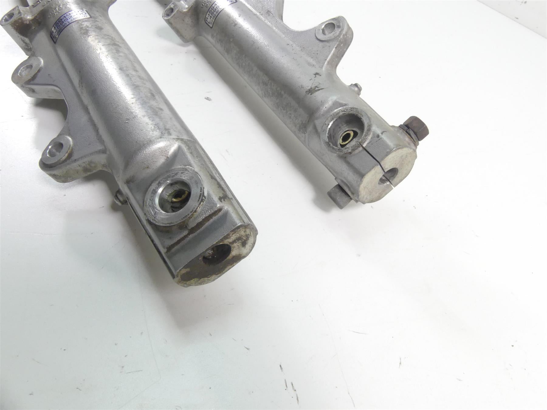 1998 Harley Dyna FXDL Low Rider Showa 39mm Dual Disc Front Fork Leg Set 45952-90 {{ shop.shopifyCountryName }} - Mototech271