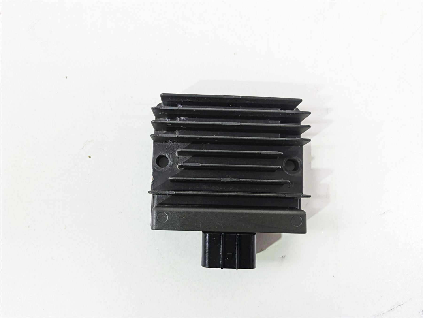 2020 Kawasaki Z900 ZR900 Rectifier Voltage Regulator SH868BA 21066-0753 {{ shop.shopifyCountryName }} - Mototech271