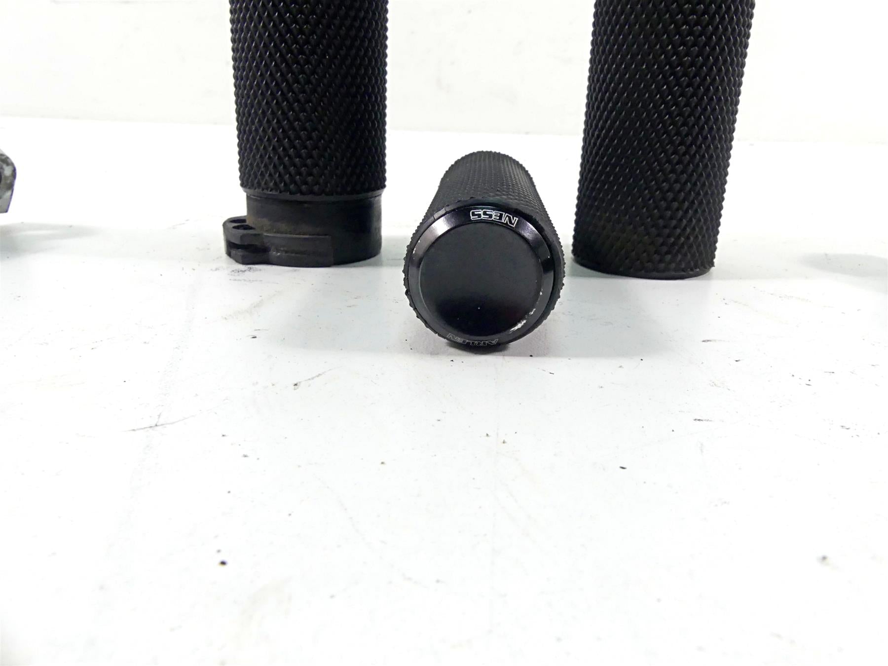 2011 Harley Softail FXS Blackline Arlen Ness Fusion Foot Peg Grip Set 55-0038 {{ shop.shopifyCountryName }} - Mototech271