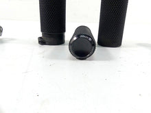 Load image into Gallery viewer, 2011 Harley Softail FXS Blackline Arlen Ness Fusion Foot Peg Grip Set 55-0038 | Mototech271
