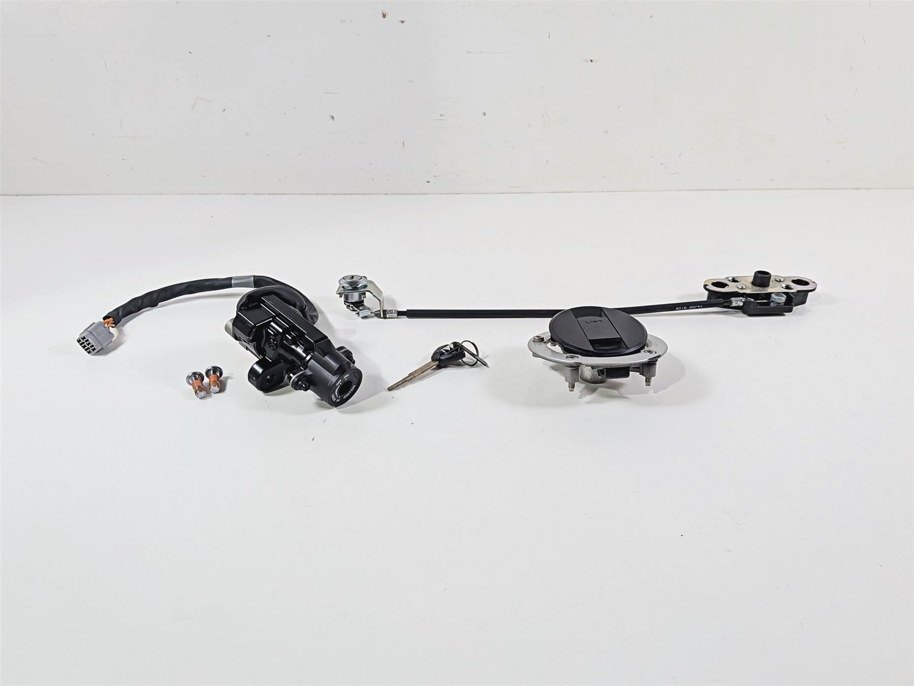 2024 Suzuki GSXR600 Nice Ignition Switch Key Lock Set 2K Only 37101-40822 {{ shop.shopifyCountryName }} - Mototech271