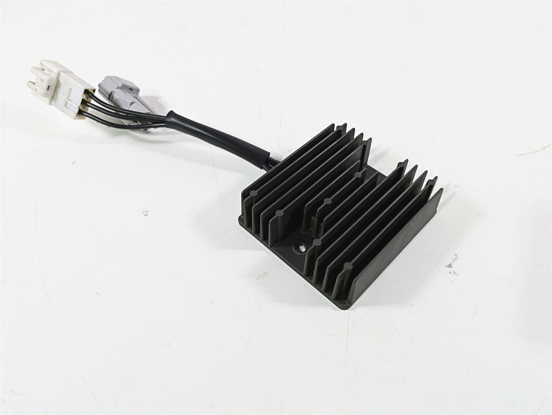 2016 Suzuki M109R VZR1800 Boulevard Rectifier Voltage Regulator 32800-10G30 {{ shop.shopifyCountryName }} - Mototech271
