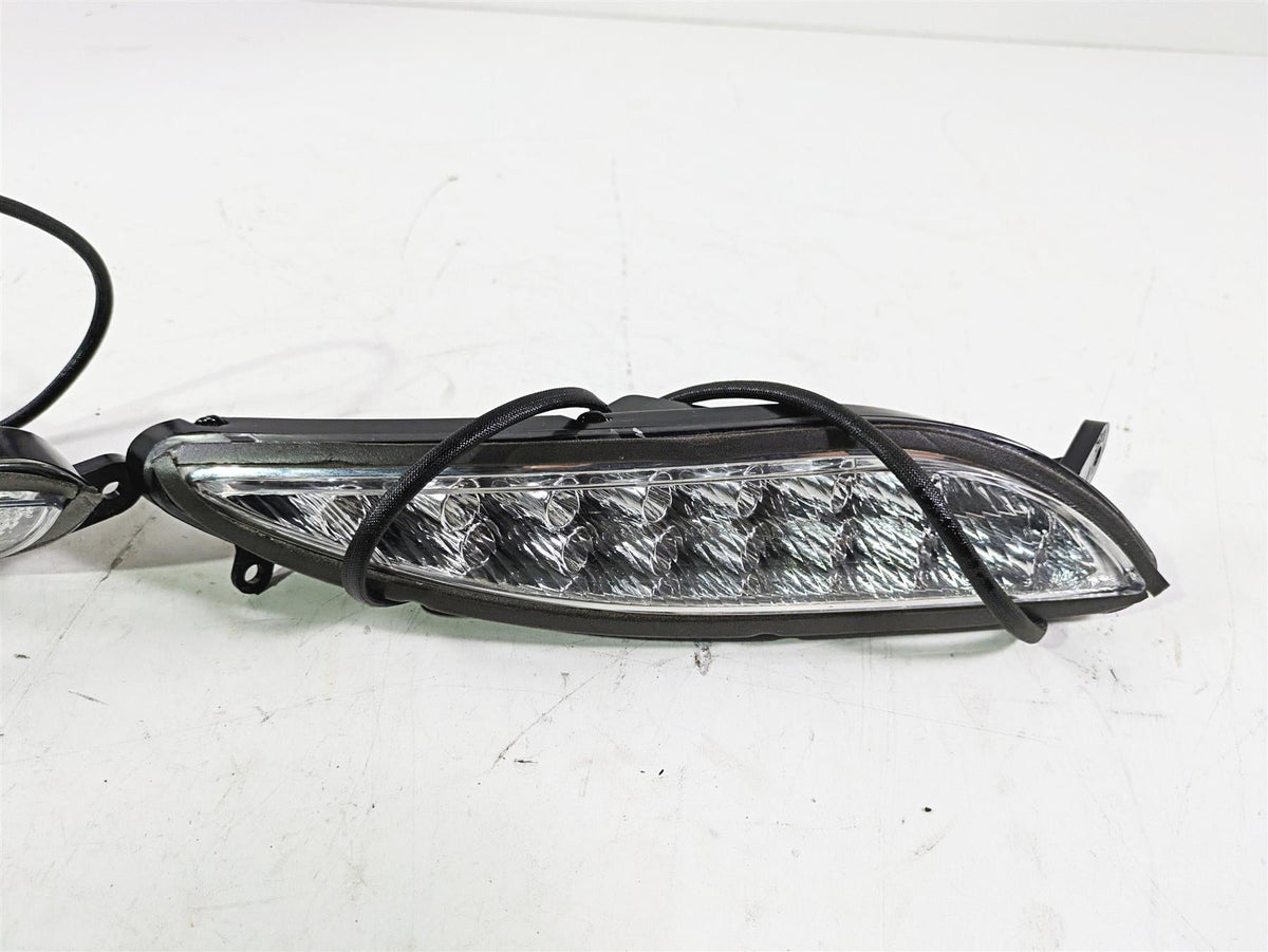2018 Indian Chieftain Limited Front Blinker Turn Signal Set R 2412456 L 2412455 {{ shop.shopifyCountryName }} - Mototech271