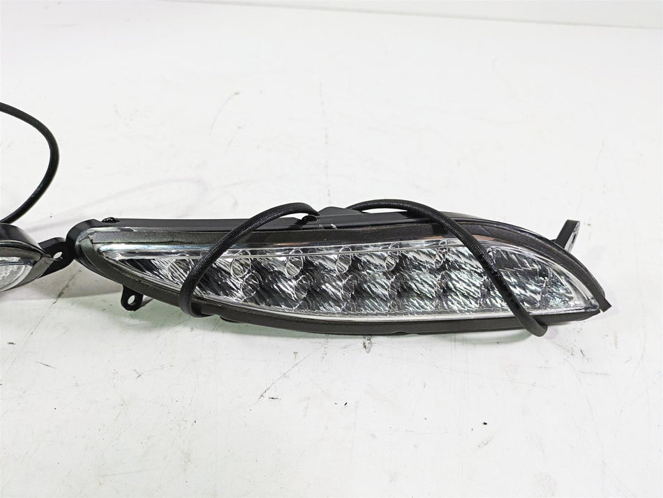 2018 Indian Chieftain Limited Front Blinker Turn Signal Set R 2412456 L 2412455 {{ shop.shopifyCountryName }} - Mototech271