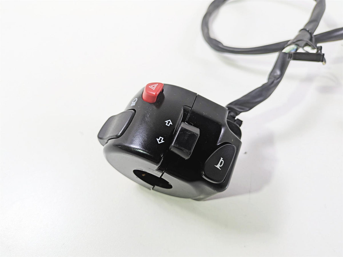2019 Suzuki M109R VZR1800 Boulevard Left Hand Control Switch READ 37400-48GB0 {{ shop.shopifyCountryName }} - Mototech271