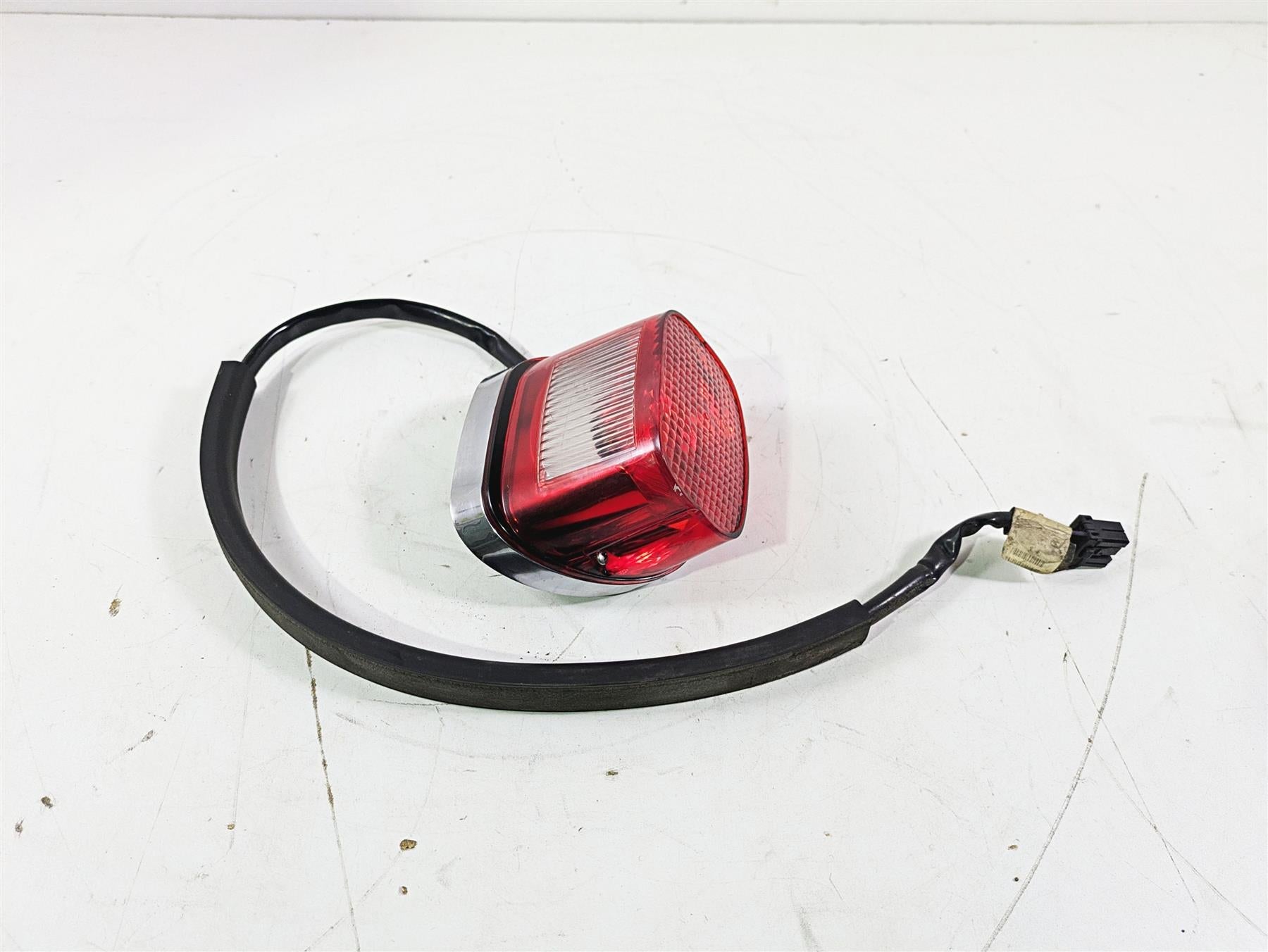 2008 Harley FLSTC 105TH Softail Heritage Tail Light Lamp Taillight 68140-04 {{ shop.shopifyCountryName }} - Mototech271
