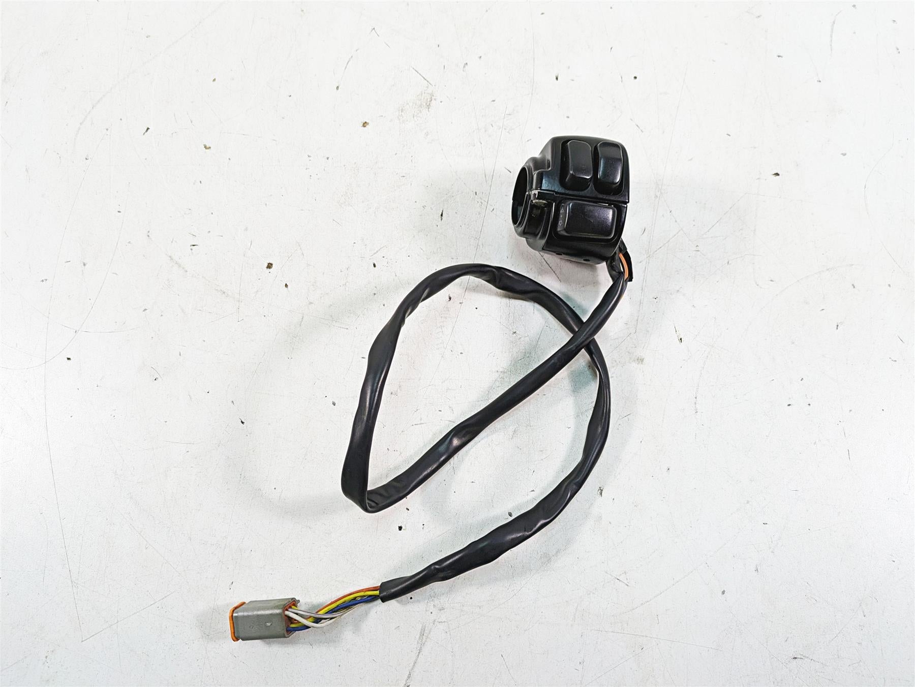 2006 Harley FLSTI Softail Heritage Left Hand Turn Signal Control Switch 71682-06 {{ shop.shopifyCountryName }} - Mototech271