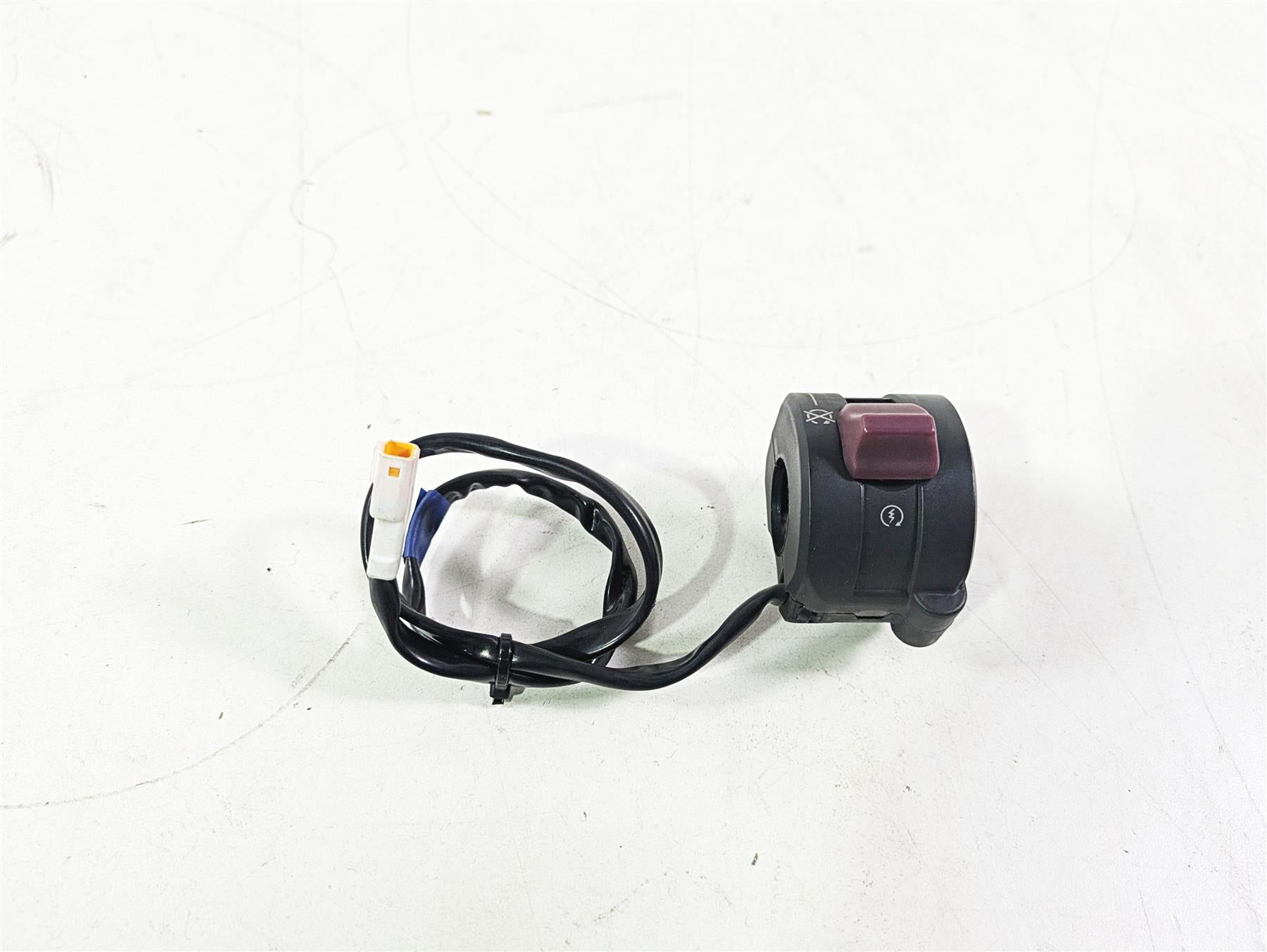 2015 Ducati Hypermotard 821 SP Right Hand Stat Stop Control Switch 65010121E {{ shop.shopifyCountryName }} - Mototech271