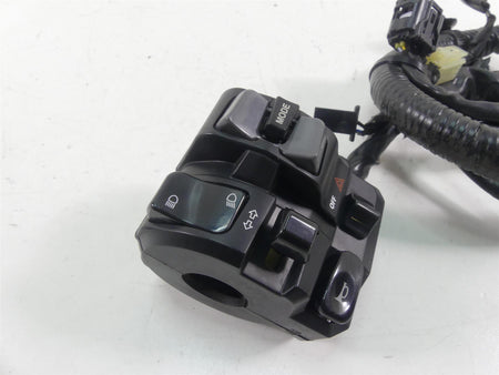 2022 Yamaha MT09 FZ09 Left Hand Turn Signal Control Switch B7N-83969-01-00 {{ shop.shopifyCountryName }} - Mototech271