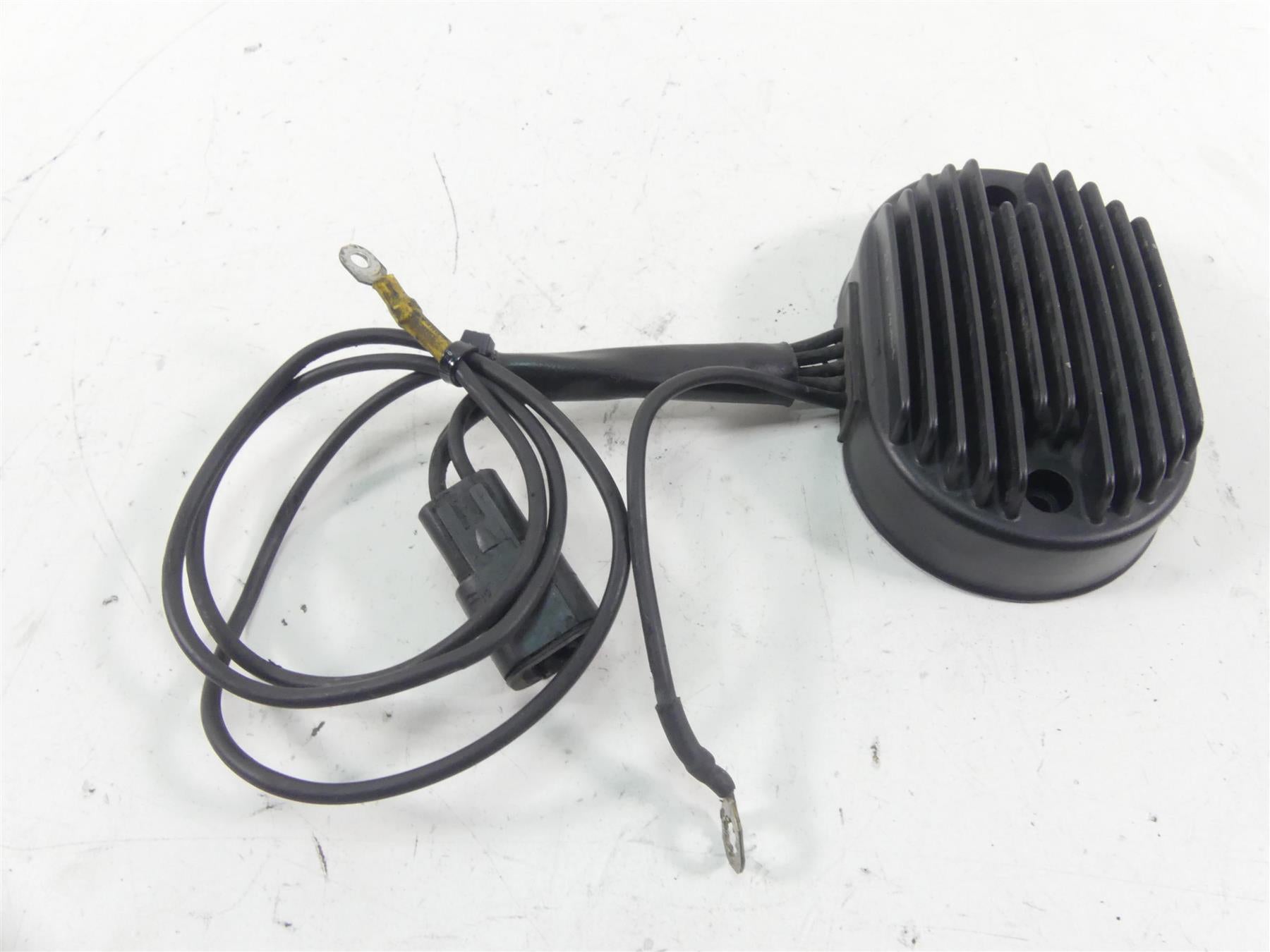 2004 Harley Softail FXSTD SE CVO Deuce Rectifier Voltage Regulator 74610-01 {{ shop.shopifyCountryName }} - Mototech271