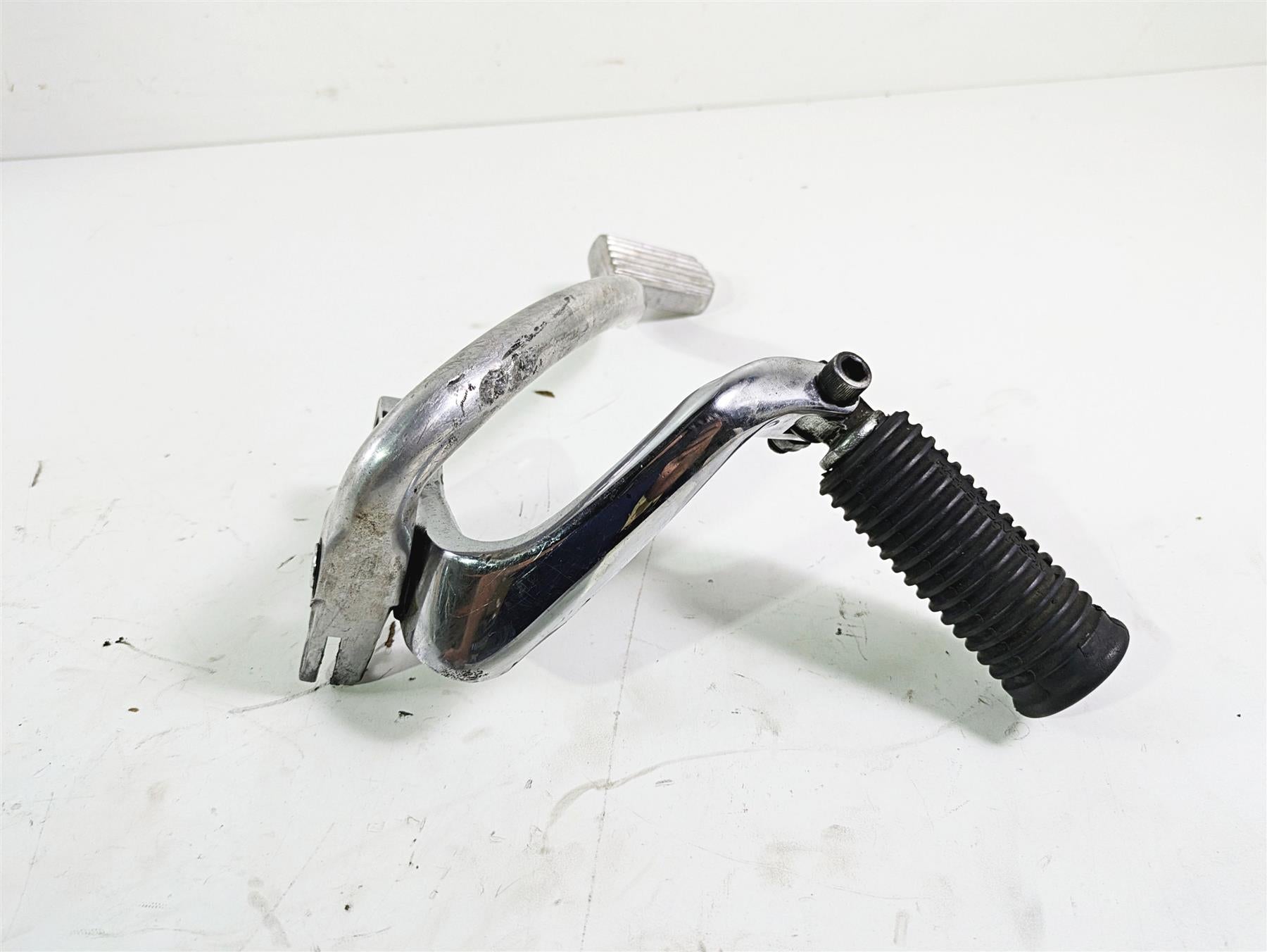 2016 Harley FXDL Dyna Low Rider Right Rider Footpeg & Brake Pedal 50666-07 {{ shop.shopifyCountryName }} - Mototech271