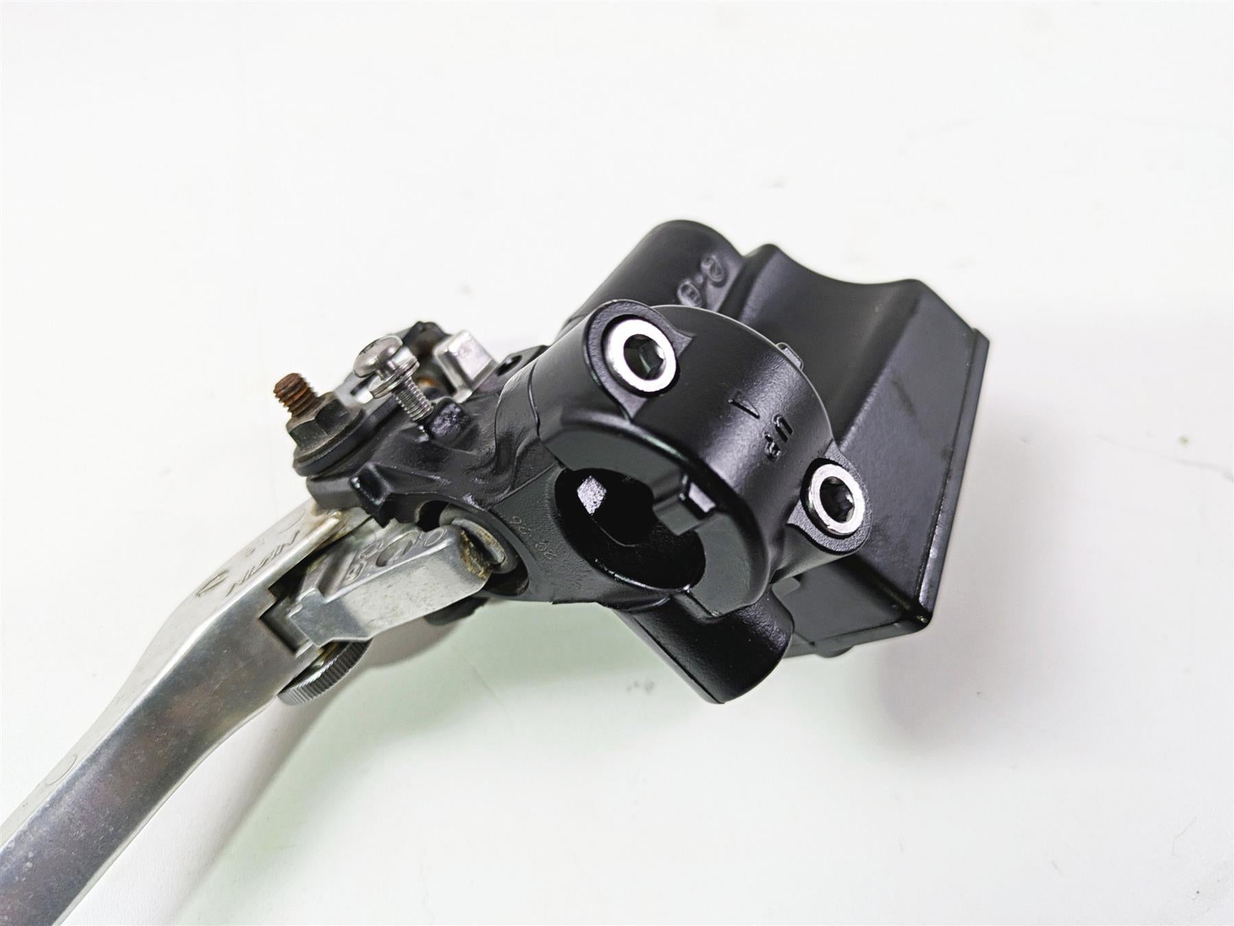 2013 Triumph Tiger 1215 Explorer Nissin Front Brake Master Cylinder 5/8 T2025830 {{ shop.shopifyCountryName }} - Mototech271