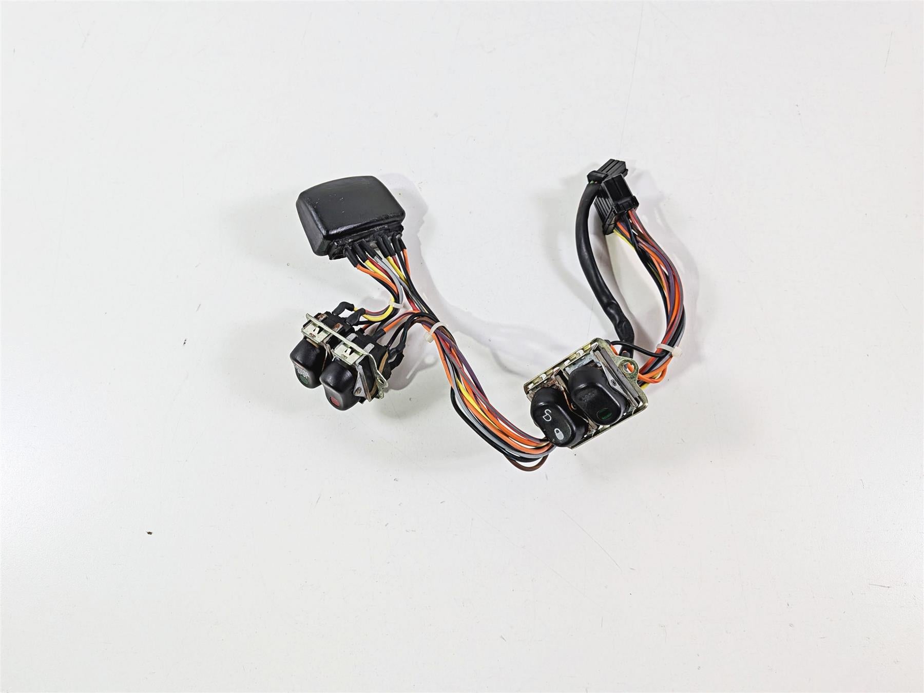2011 Harley Touring FLHTCU CVO Electra Glide Auxiliary Switch Set 70290-07-Mototech271