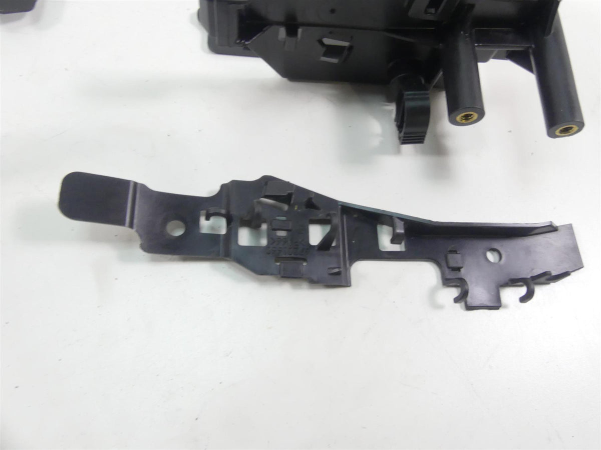 2022 Harley Softail FXBBS Street Bob Electrical Carrier Plastics Set 69201632 {{ shop.shopifyCountryName }} - Mototech271