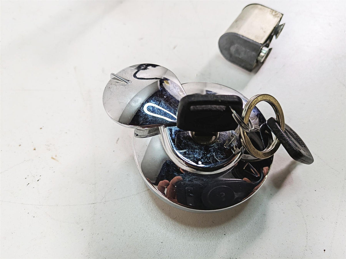 2006 Honda V-Twin VTX1300 R Ignition Switch Key Lock Tank Cap Set 35010-MEA-740 {{ shop.shopifyCountryName }} - Mototech271