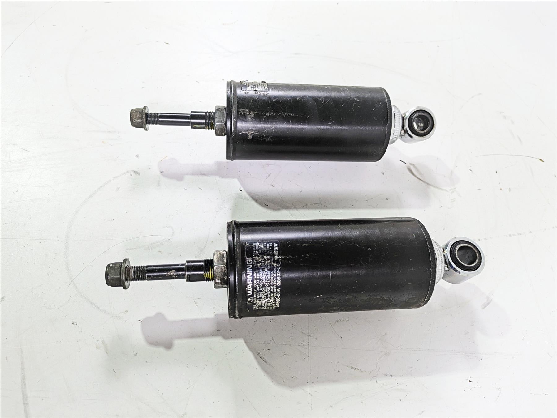 2004 Harley FLSTCI Softail Heritage Showa Rear Damper Shock Set 54508-00A {{ shop.shopifyCountryName }} - Mototech271
