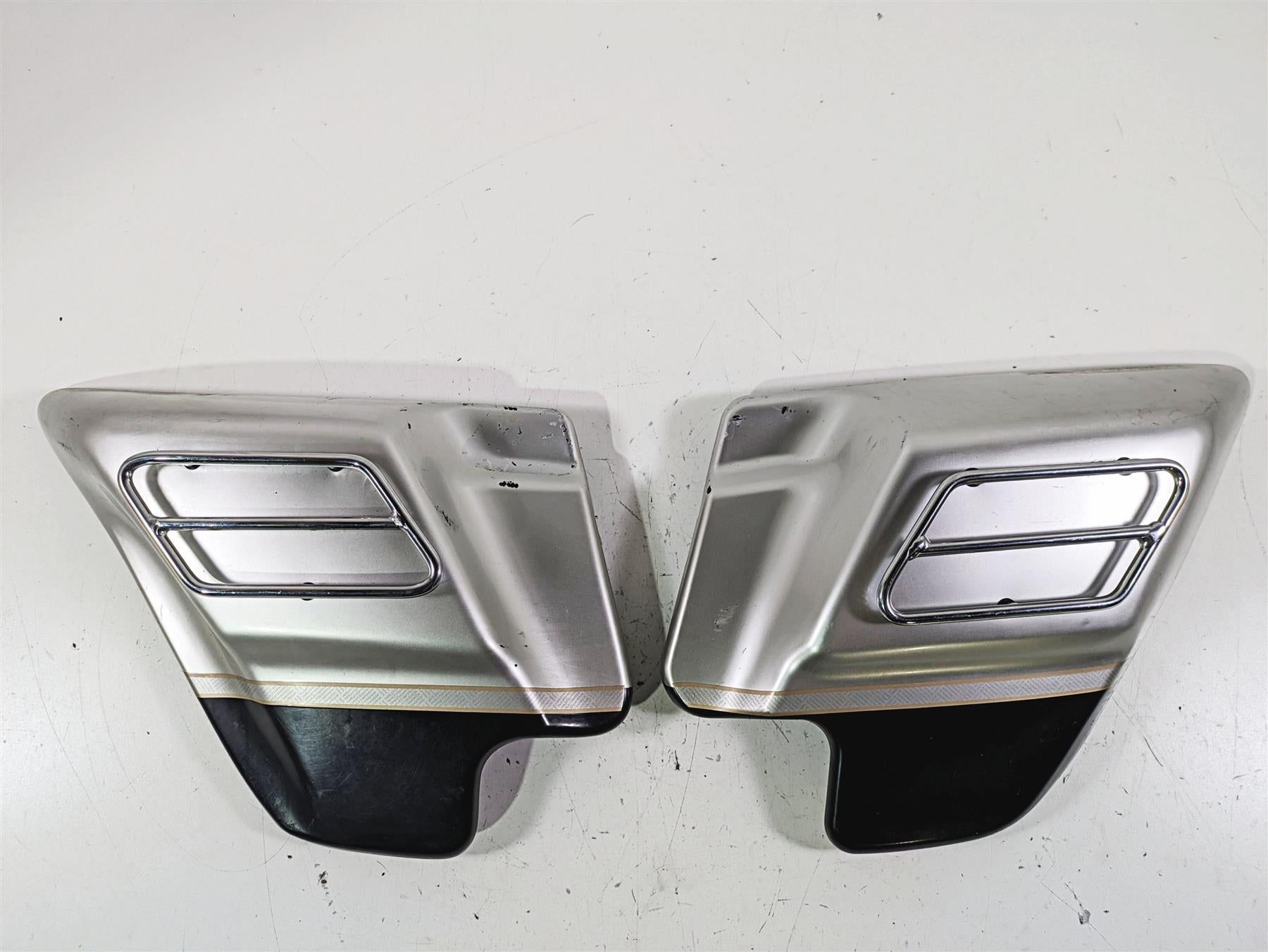 2003 Harley Touring FLHTCUI 100TH E-Glide Side Cover Fairing Set 66670-97A {{ shop.shopifyCountryName }} - Mototech271