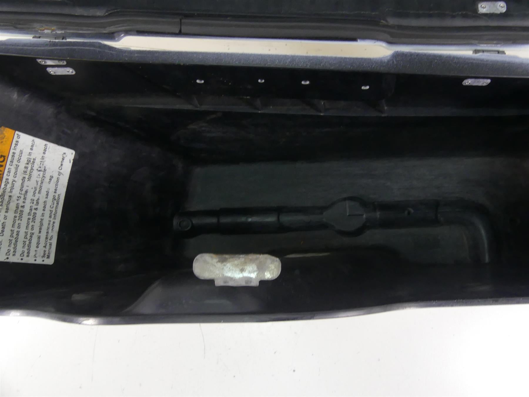 2012 Harley Touring FLHTP Electra Glide Right Saddlebag Saddle Bag 90634-93 {{ shop.shopifyCountryName }} - Mototech271