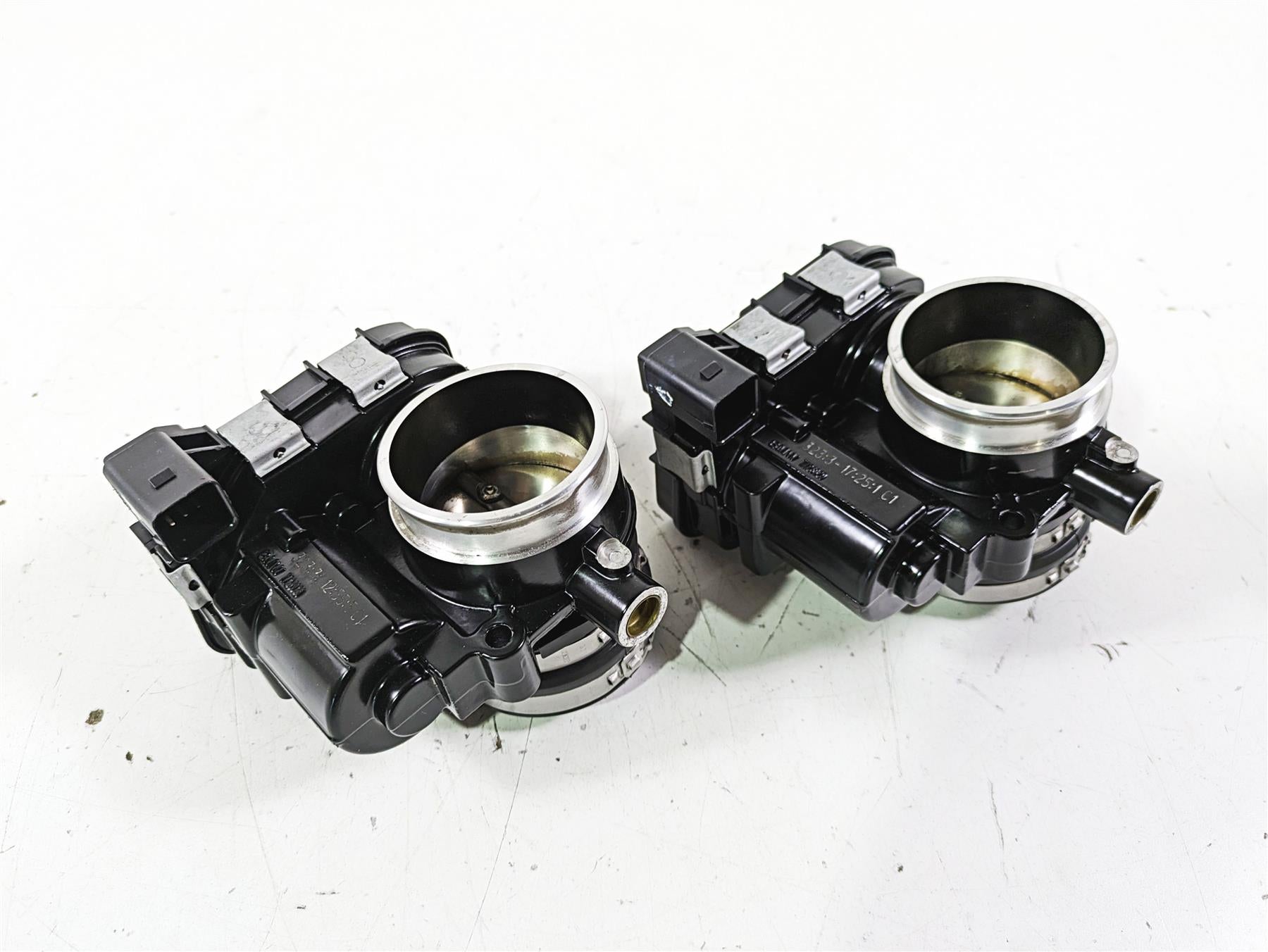 2014 BMW R1200 RT RTW K52 Throttle Body Bodies Set 13548564959 {{ shop.shopifyCountryName }} - Mototech271