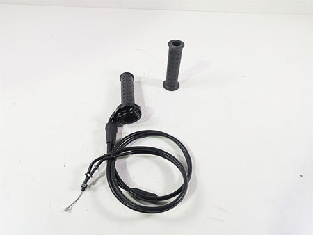 2013 Triumph Bonneville Throttle Cables & Grip Set T2040252 T2040740 T2040254 {{ shop.shopifyCountryName }} - Mototech271