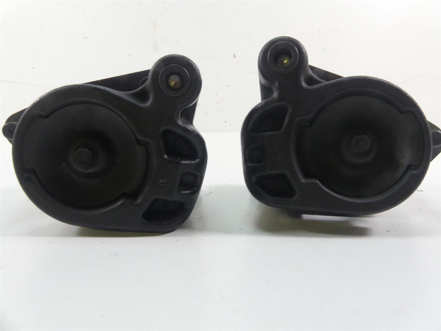 1999 Harley Touring FLHTCUI Electra Glide Front Brake Caliper Set 44023-83C {{ shop.shopifyCountryName }} - Mototech271