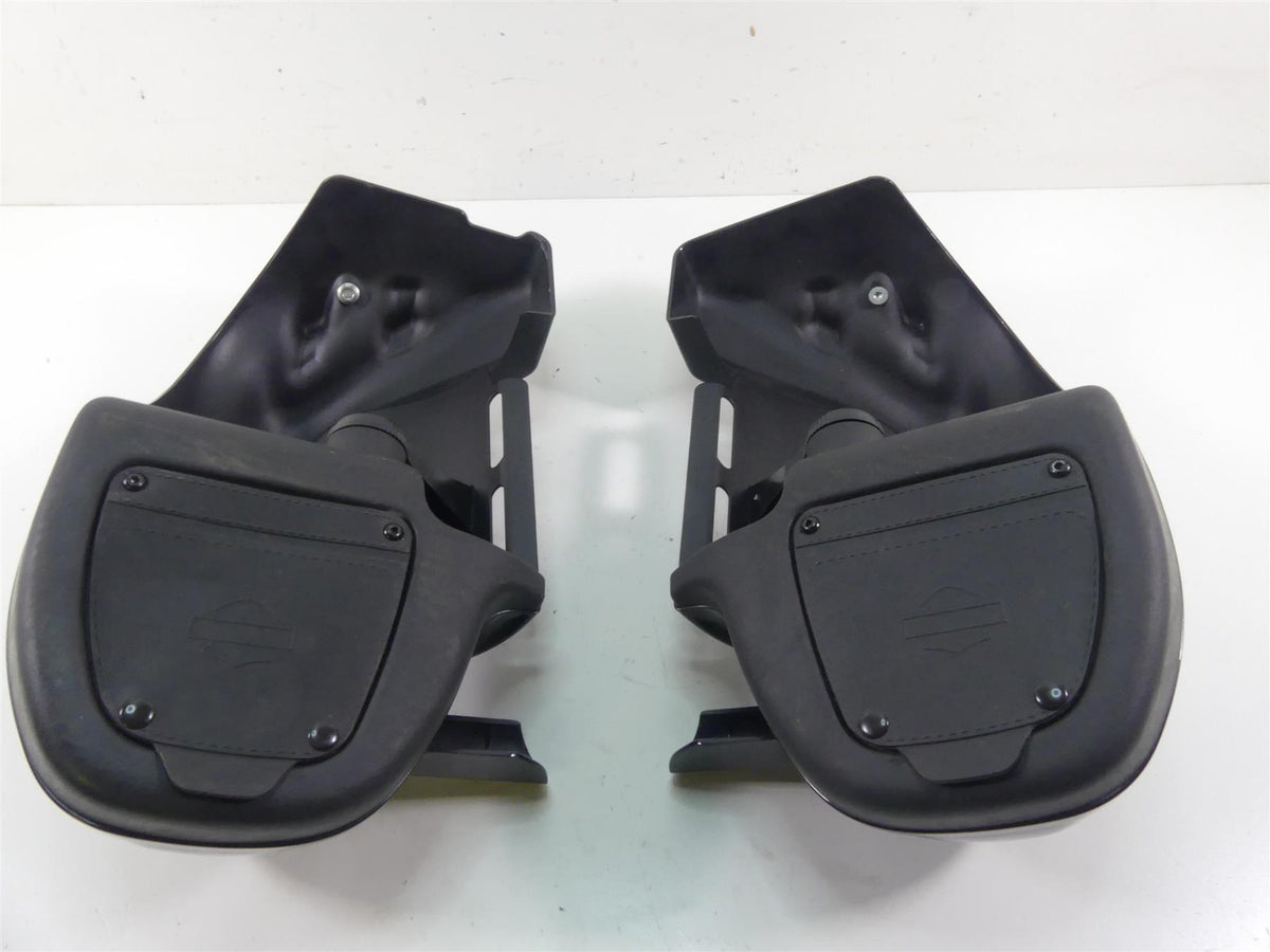 2009 Harley FLHTCU SE4 CVO E-Glide Lower Leg Fairing Storage Cover Set 58816-05A {{ shop.shopifyCountryName }} - Mototech271
