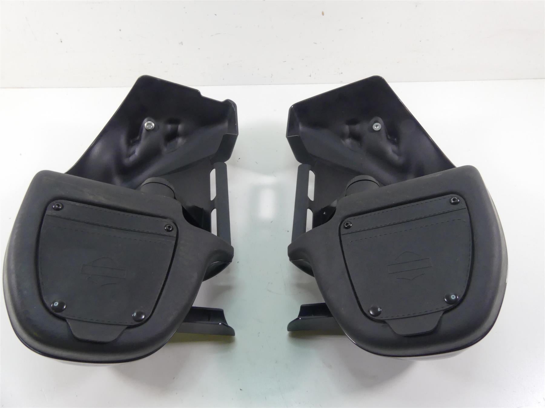 2009 Harley FLHTCU SE4 CVO E-Glide Lower Leg Fairing Storage Cover Set 58816-05A {{ shop.shopifyCountryName }} - Mototech271