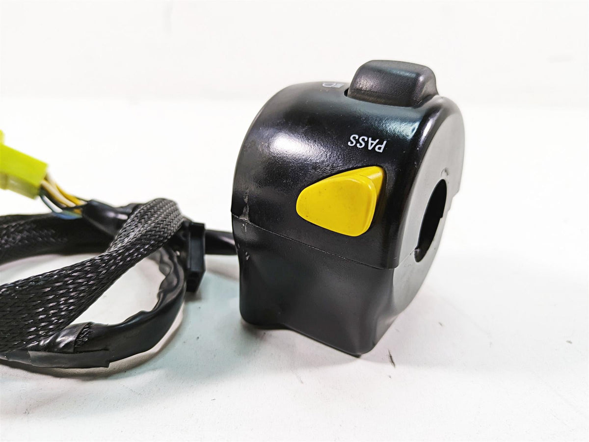 2016 Suzuki M109R VZR1800 Left Hand Turn Signal Control Switch 37400-48GB0 {{ shop.shopifyCountryName }} - Mototech271