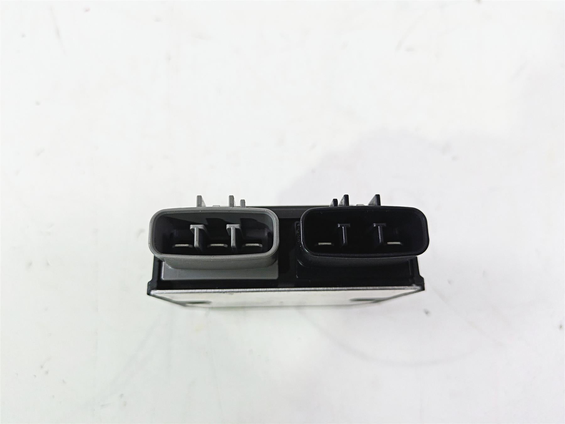 2018 Ducati Hypermotard 939 SP Rectifier Voltage Regulator 54040321A SH821AA {{ shop.shopifyCountryName }} - Mototech271