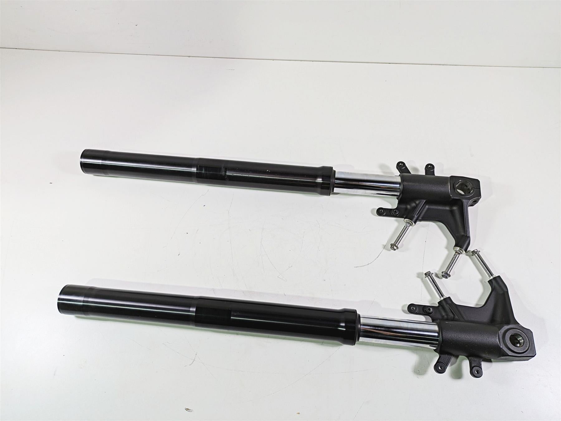 2016 Suzuki M109R VZR1800 Boulevard Front Forks Leg Set 51103-48G30 | Mototech271