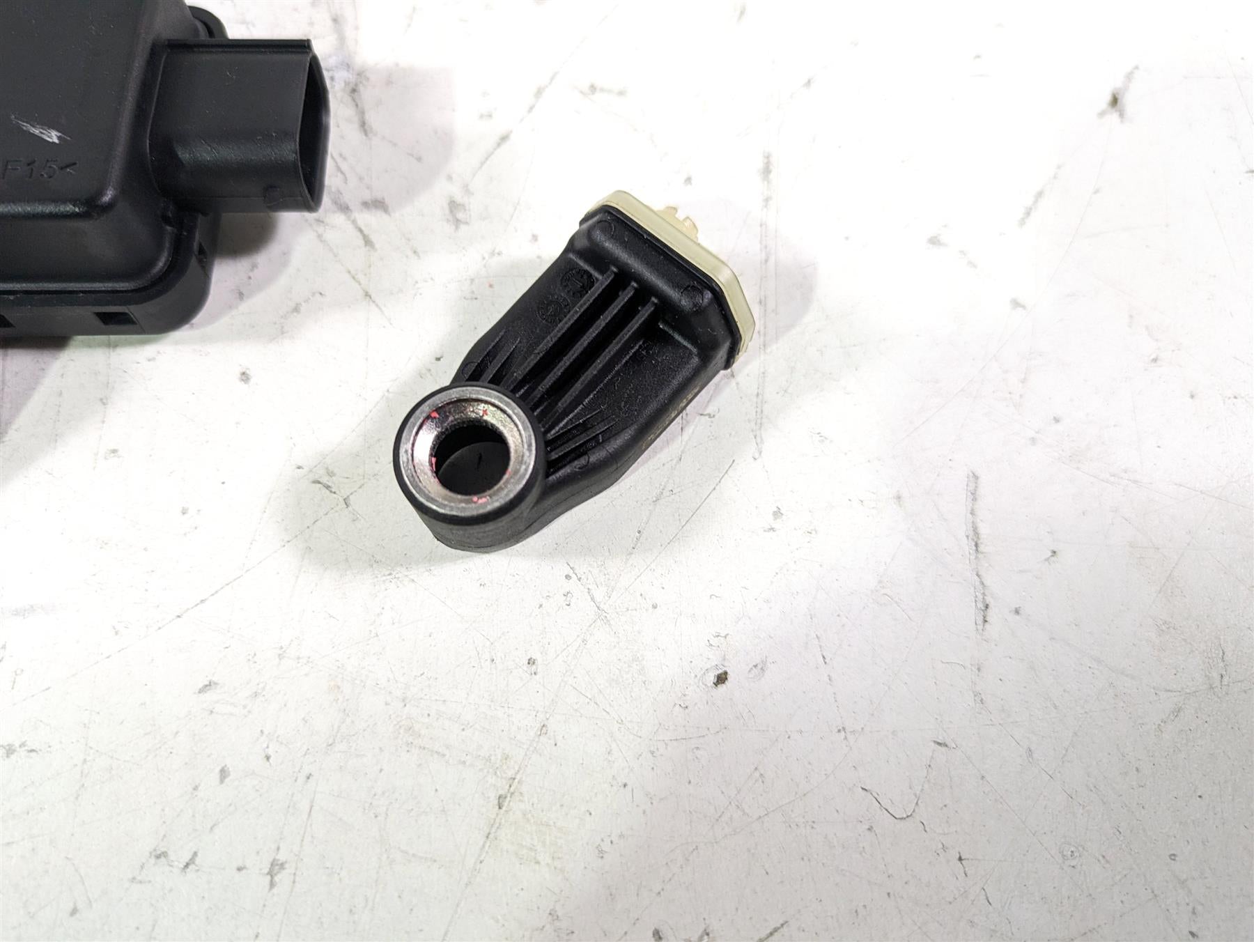 2022 BMW R1250 RT K052 Tire Pressure Sensors & Rdc Module 65759832031 {{ shop.shopifyCountryName }} - Mototech271