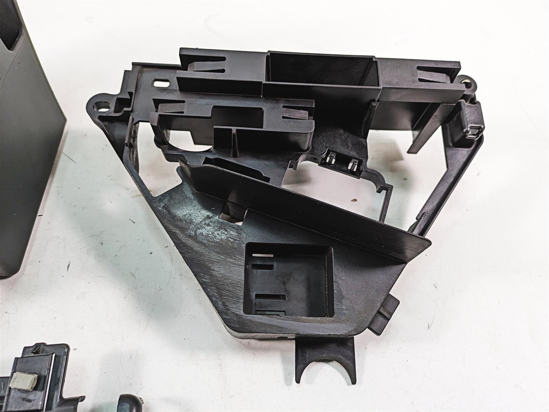 2018 Harley Touring FLHXSE CVO Street Glide Battery Tray & Holder Set 66000010A {{ shop.shopifyCountryName }} - Mototech271