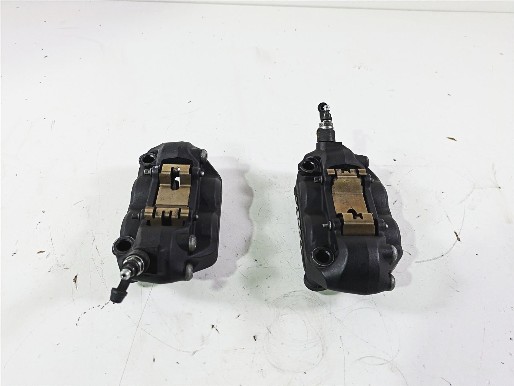 2016 Moto Guzzi Stelvio 1200 8V NTX Brembo Front Brake Caliper Set 887067 887068 {{ shop.shopifyCountryName }} - Mototech271