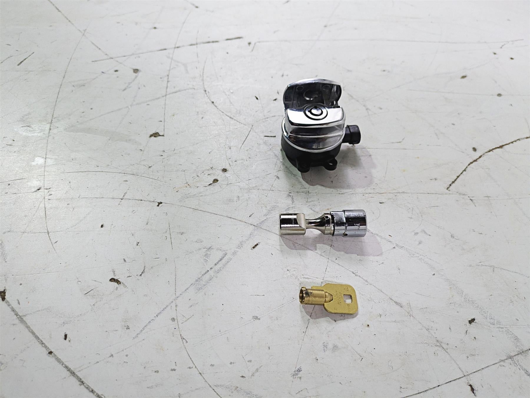2016 Harley FLSTC Softail Heritage Ignition Switch Key Lock Set 71400076 {{ shop.shopifyCountryName }} - Mototech271