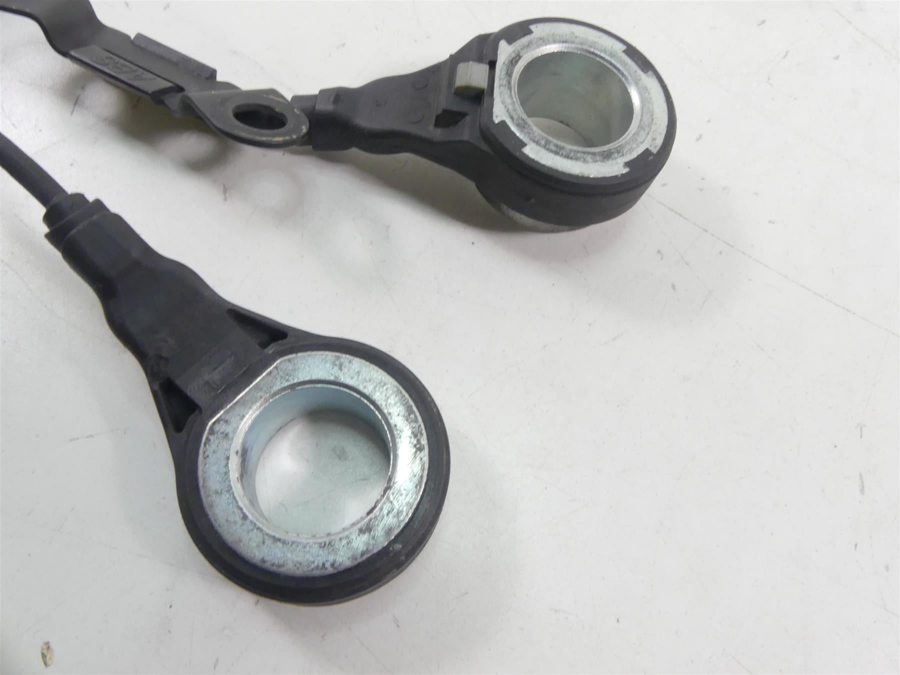 2014 Harley Touring FLHTK Electra Glide Abs Brake Wheel Speed Sensors 32700015 {{ shop.shopifyCountryName }} - Mototech271