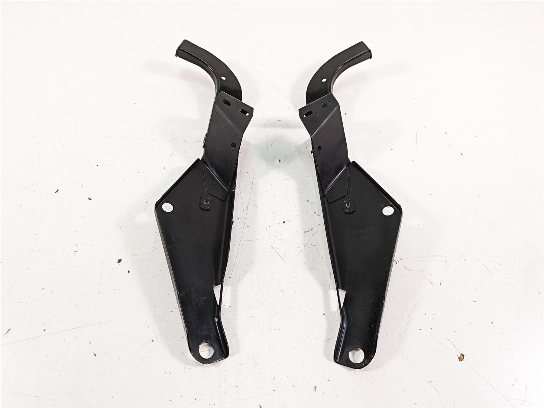 2008 Harley FLHTCU Electra Glide Front Fairing Mounts Bracket Set 58478-96B | Mototech271