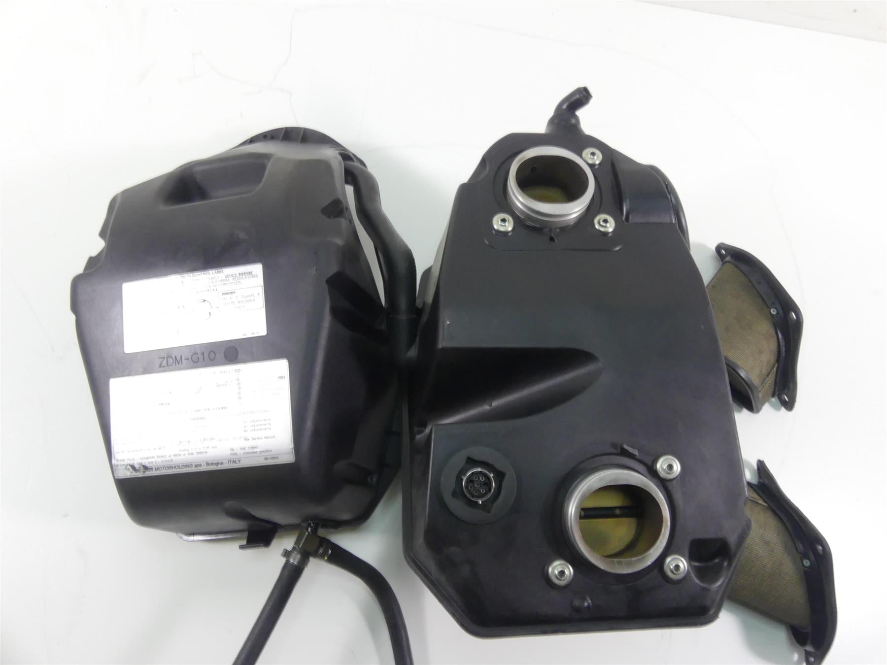 2004 Ducati 999 SBK Air Filter Breather Box Throttle Body Bodies Set 28240541A {{ shop.shopifyCountryName }} - Mototech271