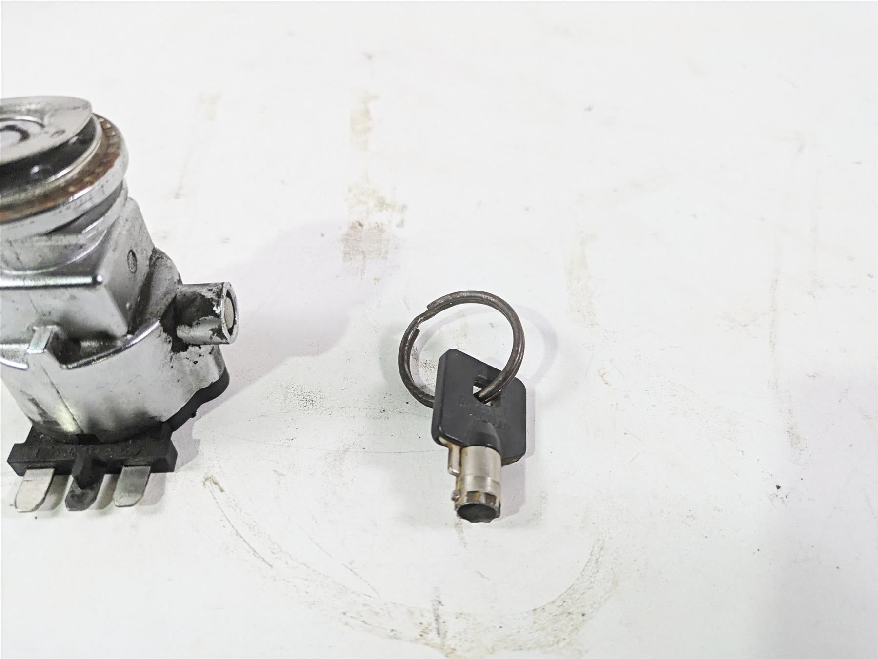 2008 Harley FXDL Dyna Low Rider 105TH Ignition Switch Fork Lock Key 71559-06B {{ shop.shopifyCountryName }} - Mototech271