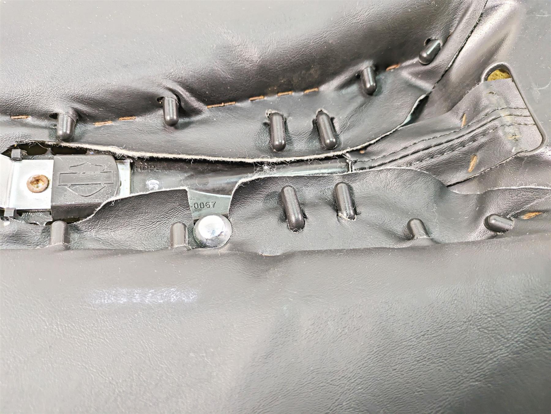 2013 Harley Softail FLSTC Heritage Classic Rear Passenger Seat Saddle 51812-09 {{ shop.shopifyCountryName }} - Mototech271