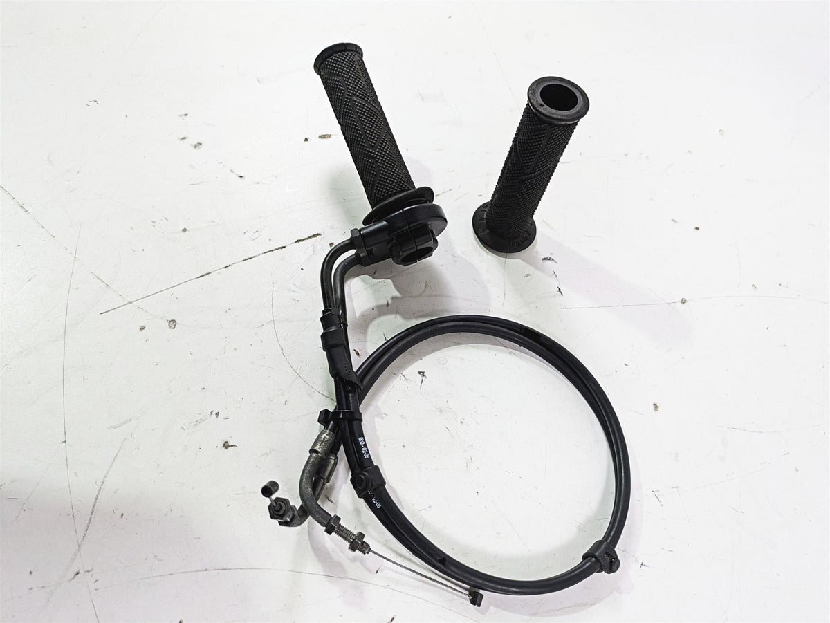 2008 Aprilia RSVR 1000 Factory Throttle Grip Handle Set - Read AP8118566 {{ shop.shopifyCountryName }} - Mototech271