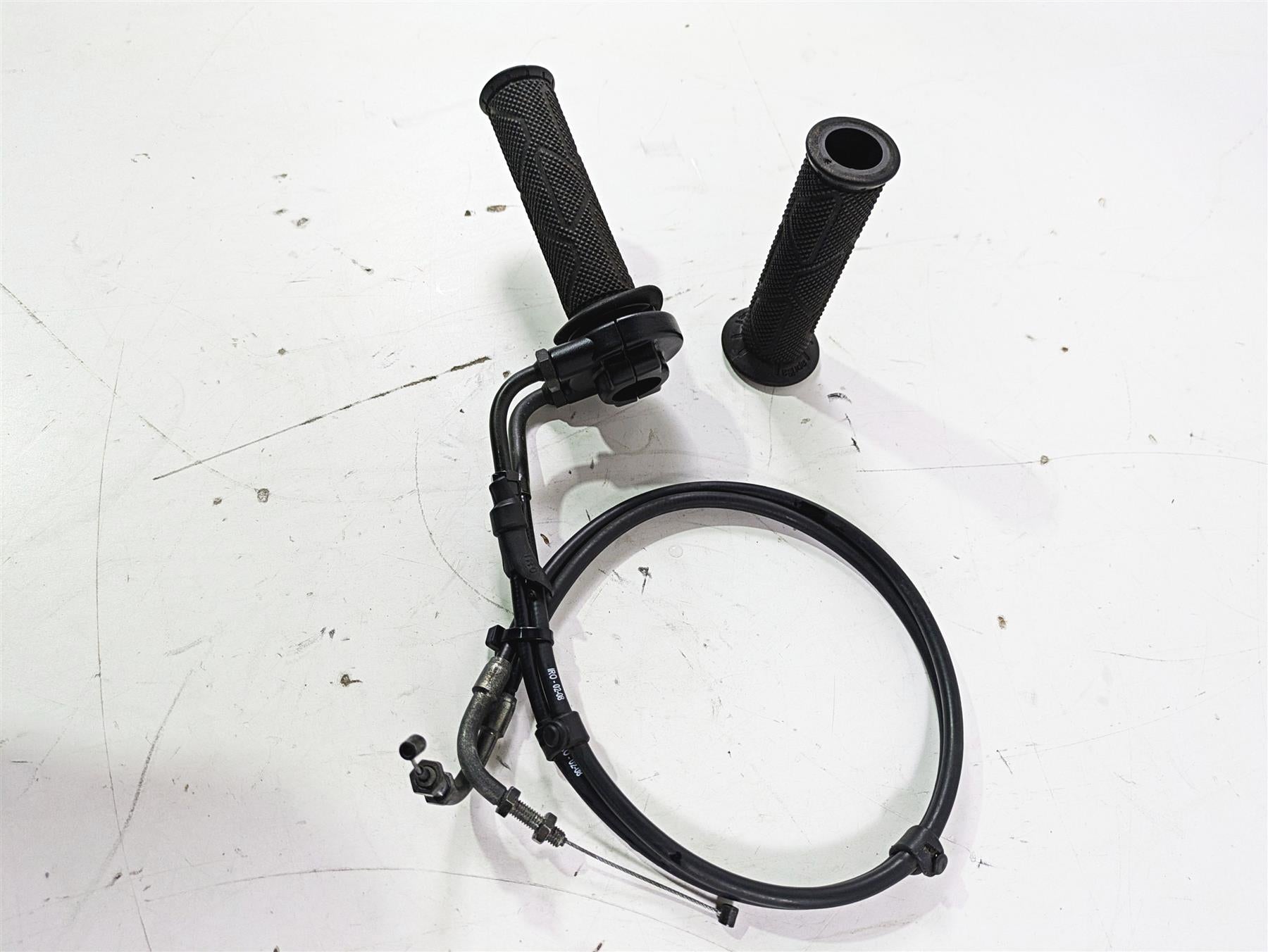 2008 Aprilia RSVR 1000 Factory Throttle Grip Handle Set - Read AP8118566 {{ shop.shopifyCountryName }} - Mototech271