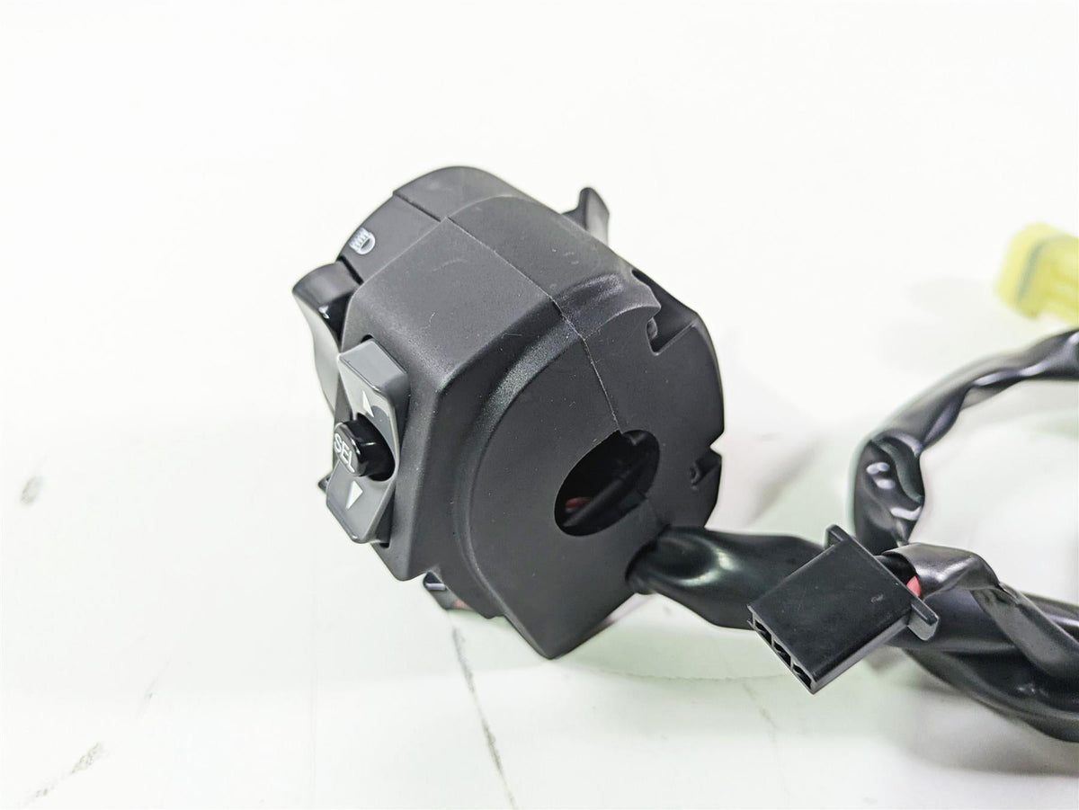 2022 Kawasaki ZR900RS Cafe Left Hand Turn Signal Light Control Switch 46091-0618 {{ shop.shopifyCountryName }} - Mototech271