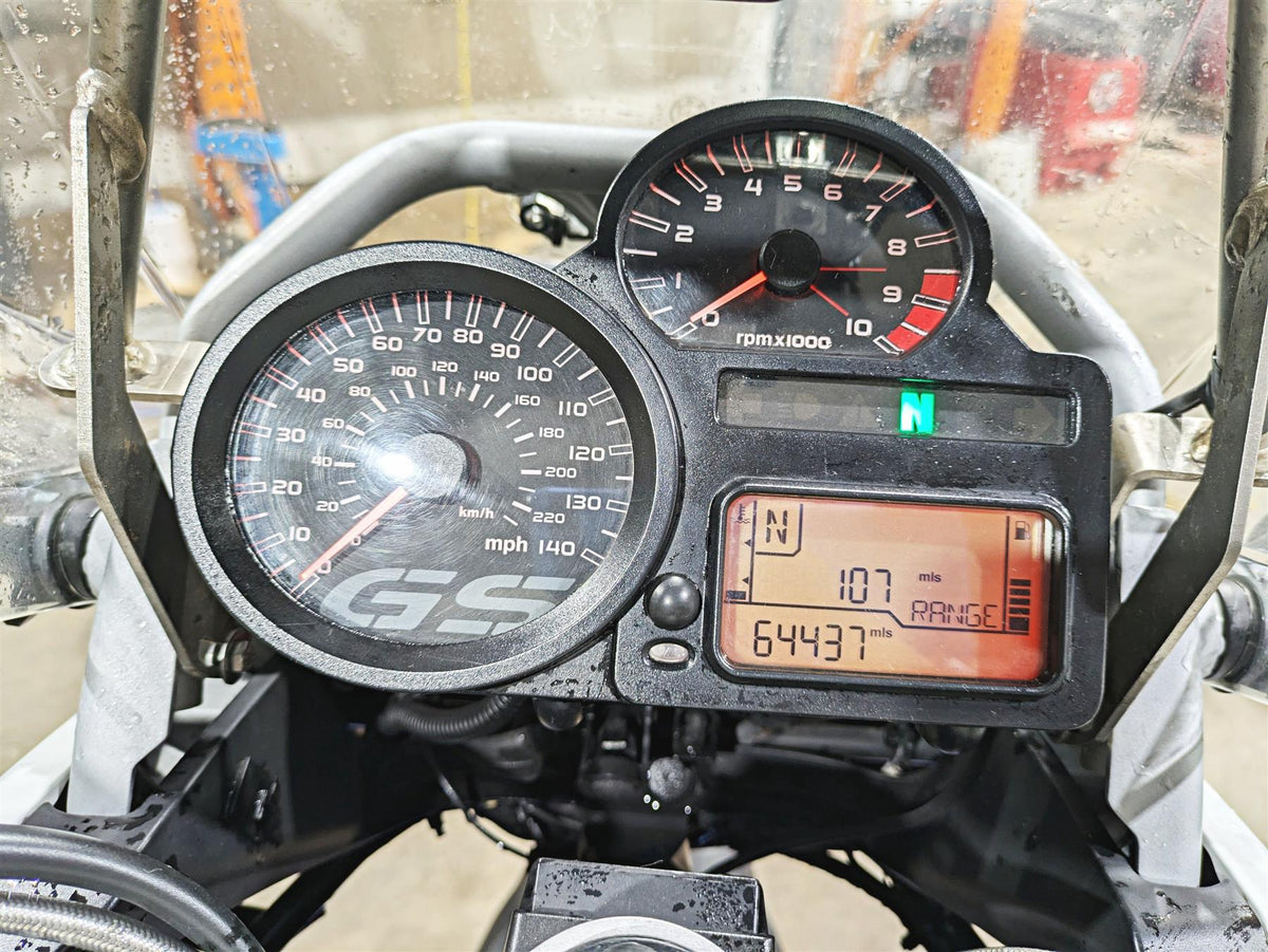 2010 BMW R1200GS K25 Speedometer Gauges Instrument 64K 62117725818 {{ shop.shopifyCountryName }} - Mototech271