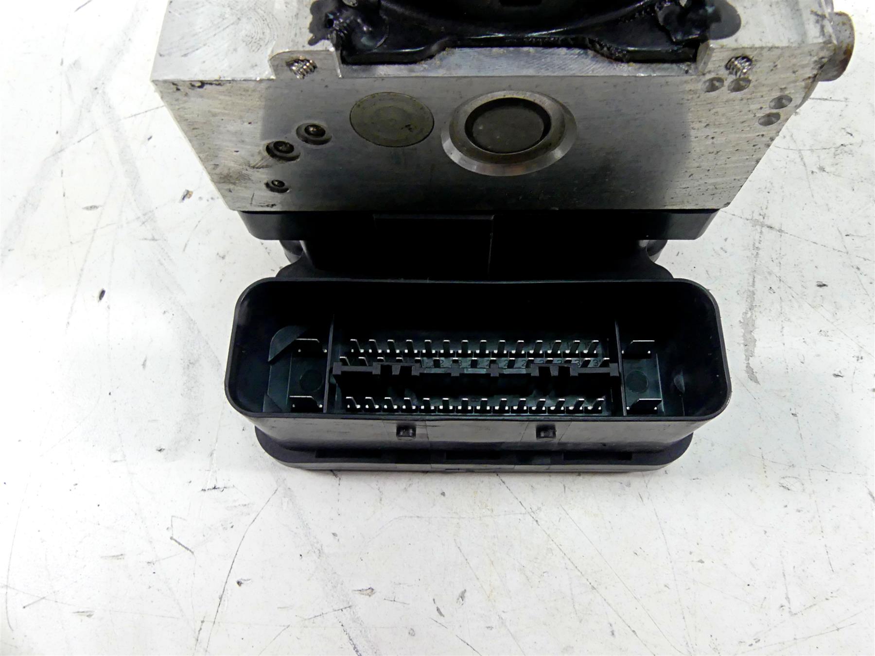 2009 BMW R1200 GS K25 Abs Brake Pump Unit Module Gen2 34517715109 7715107 {{ shop.shopifyCountryName }} - Mototech271