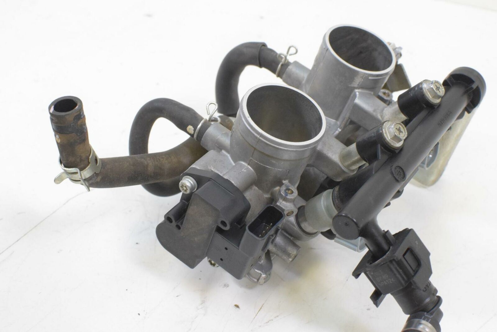 2015 Yamaha YZFR3 YZF R3 Keihin Throttle Body Fuel Injector 2MS-E3750-00-00 {{ shop.shopifyCountryName }} - Mototech271