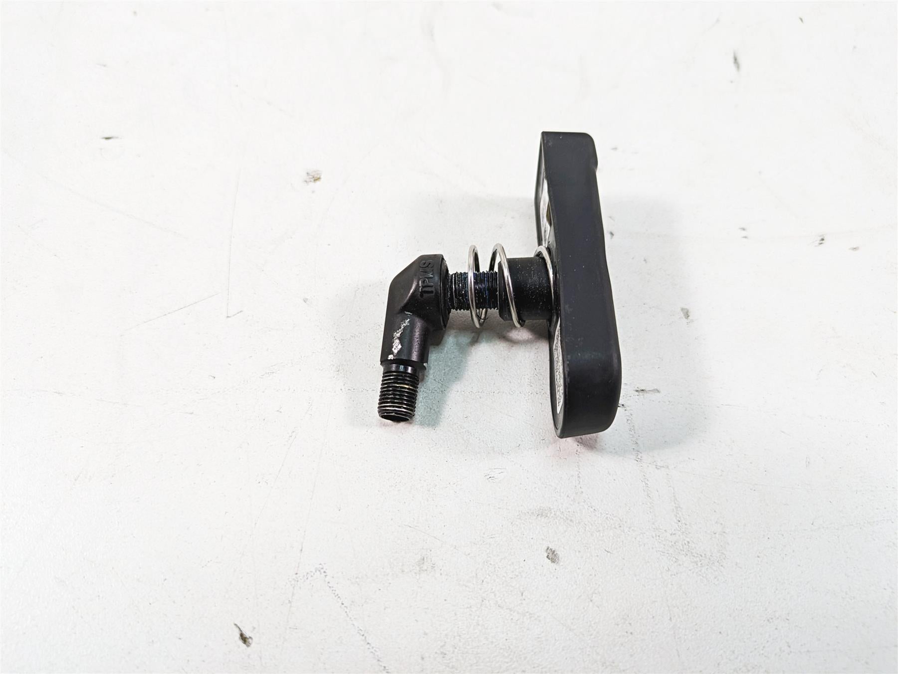 2018 Harley Touring FLHXSE CVO Street Glide TPS Tire Pressure Sensor 32700096 {{ shop.shopifyCountryName }} - Mototech271
