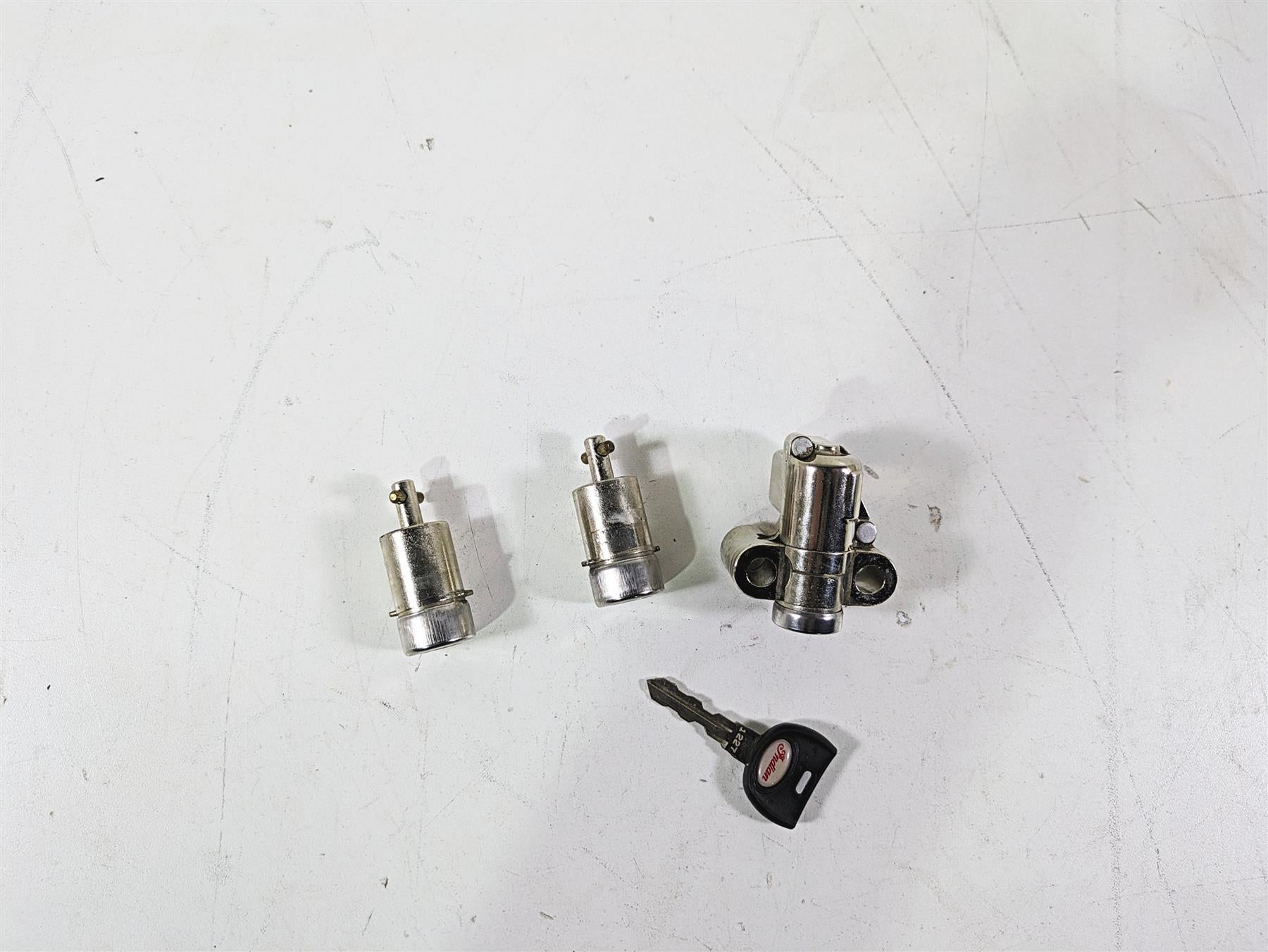 2018 Indian Chieftain Dark Horse Steering & Saddle Bag Lock & Key Set 2635146 {{ shop.shopifyCountryName }} - Mototech271