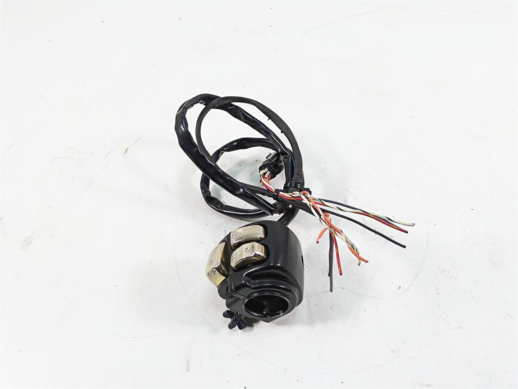 2009 Harley FXDC Dyna Super Glide Custom Right Hand Control Switch Read 71684-06 {{ shop.shopifyCountryName }} - Mototech271